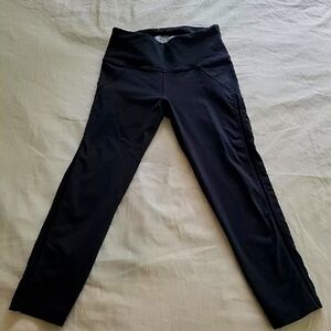 Womens Victoria’s Secret Sport Knockout Capri Leggings - Waist Size 26